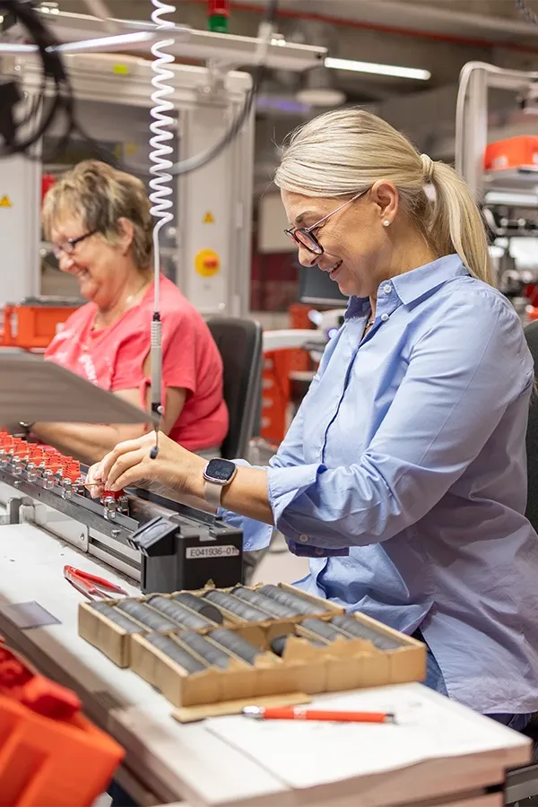 Arbeiten an Maschinen in der Werkstatt