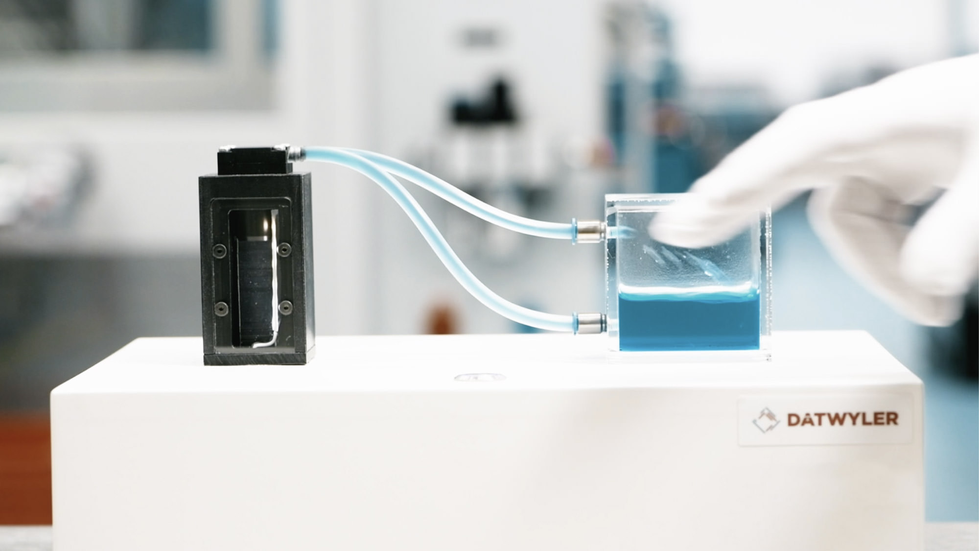 EAP-Pumpsystem mit adaptiver Fluidregelung