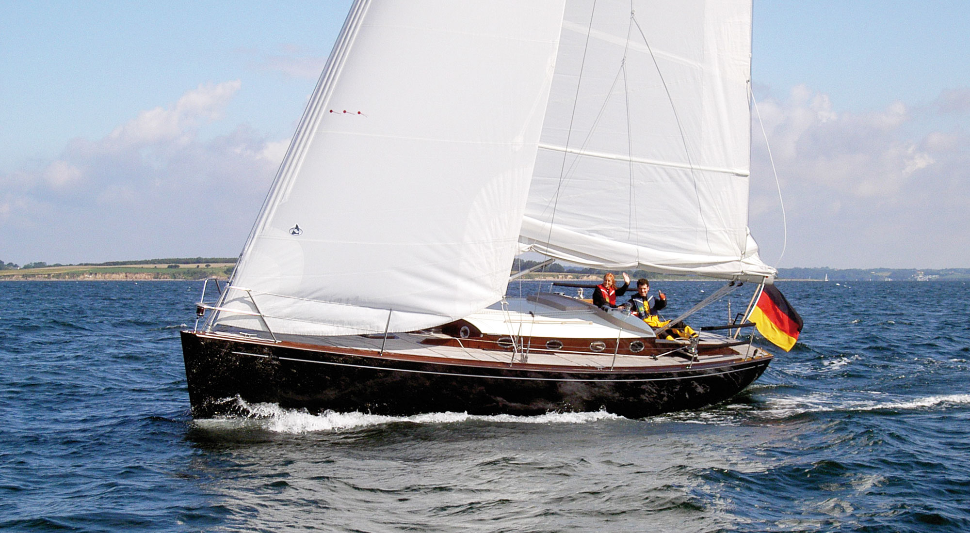 Performance-Cruiser im klassischen Stil: SY "Loony"