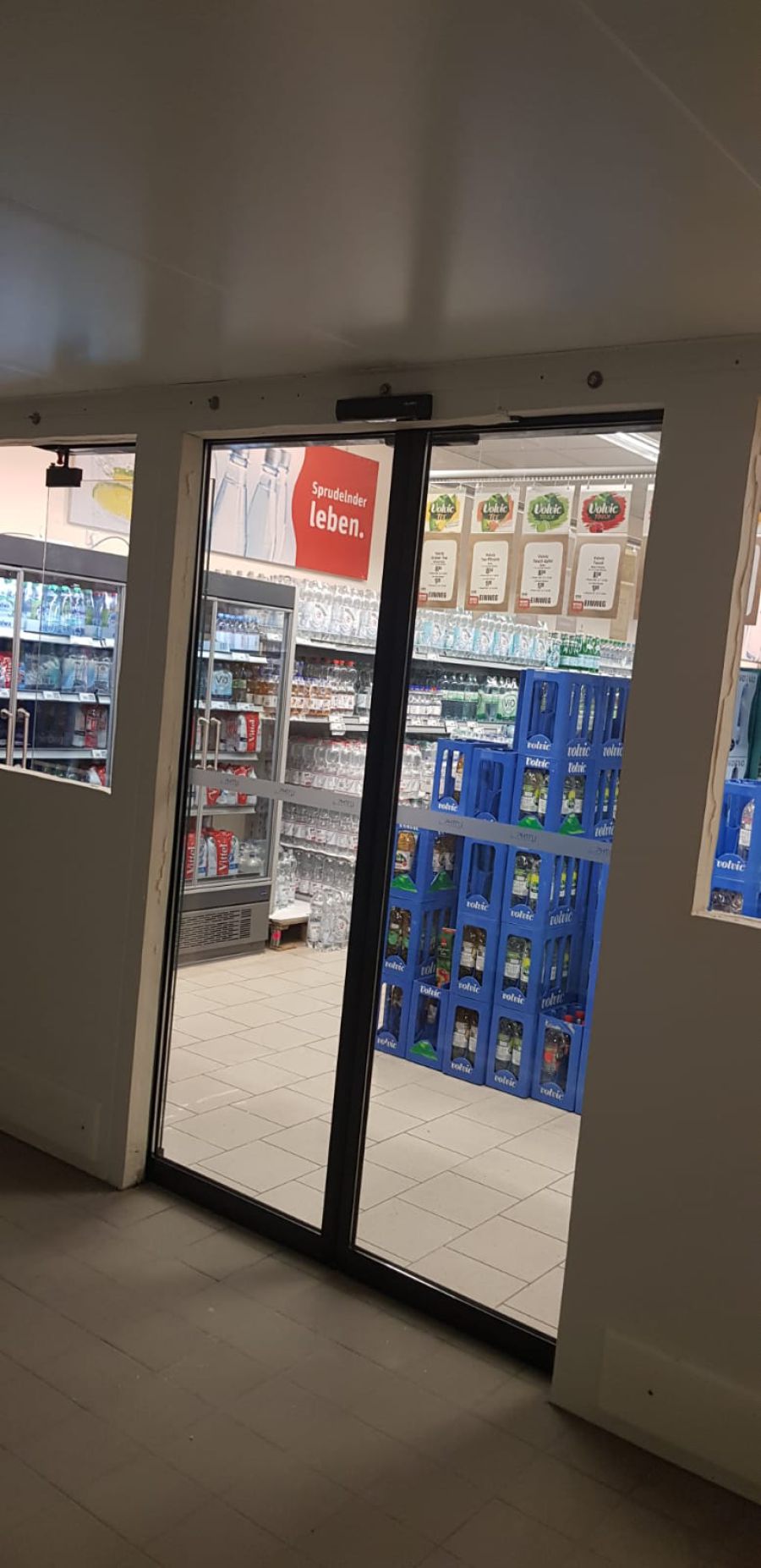 Schiebetüranlage im Getränkemarkt