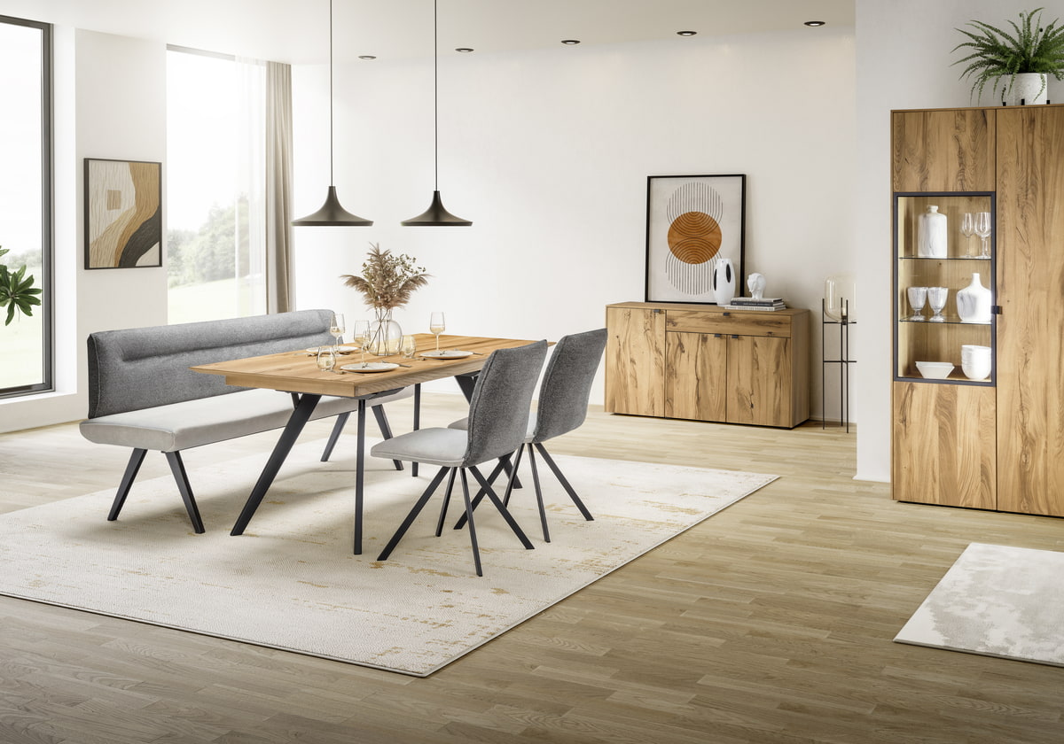Einbauküche mit Geschirrschrank