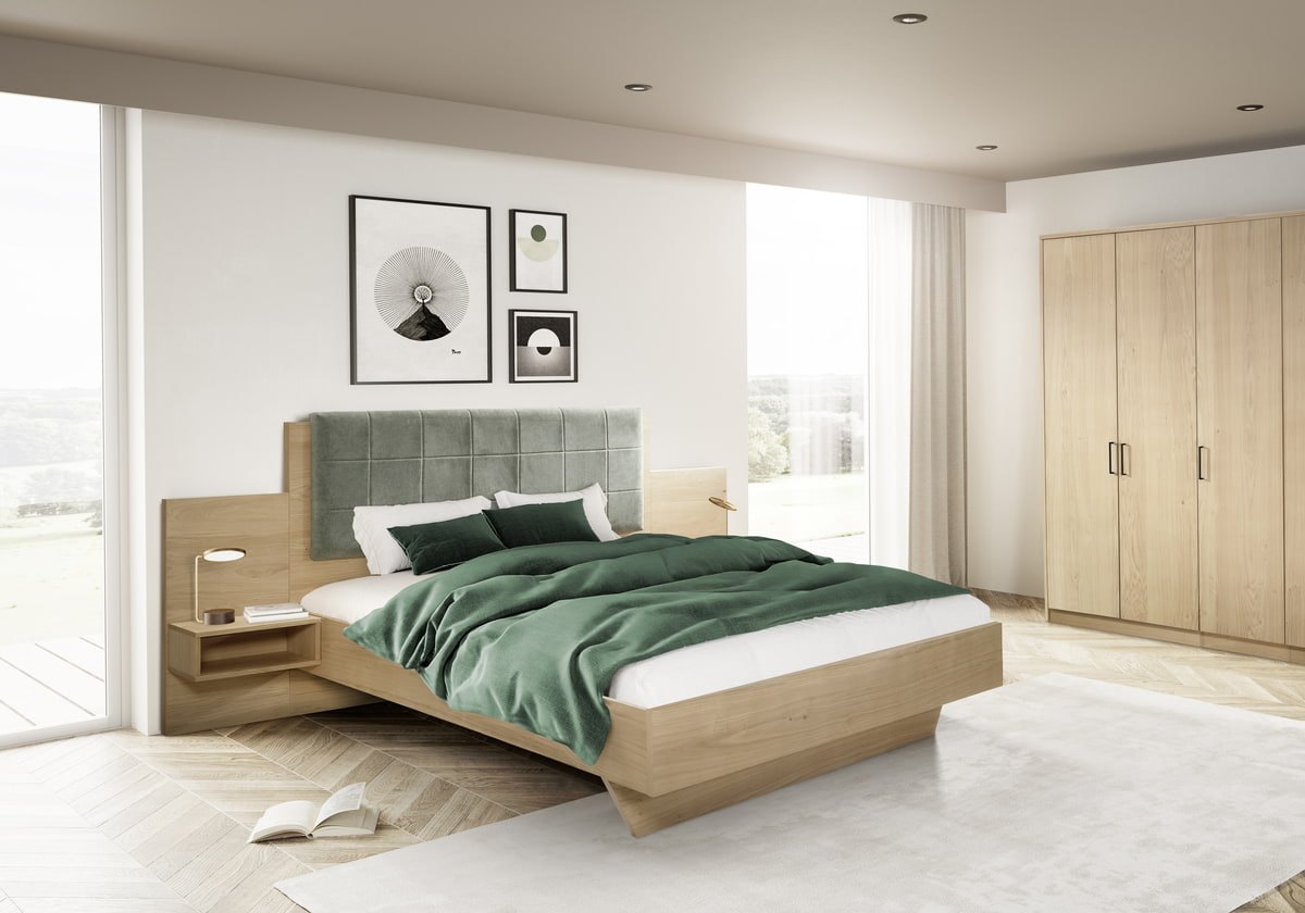 Schlafzimmer mit Doppelbett und Kleiderschrank