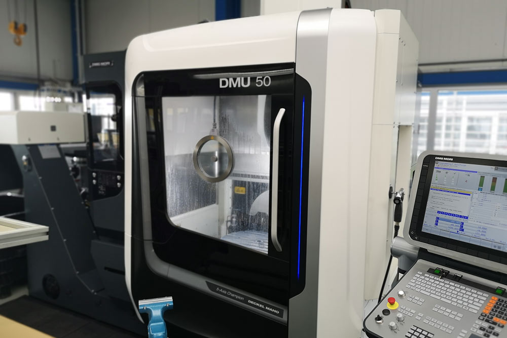 DMU 50 – CNC universal milling machine with swivel rotary table