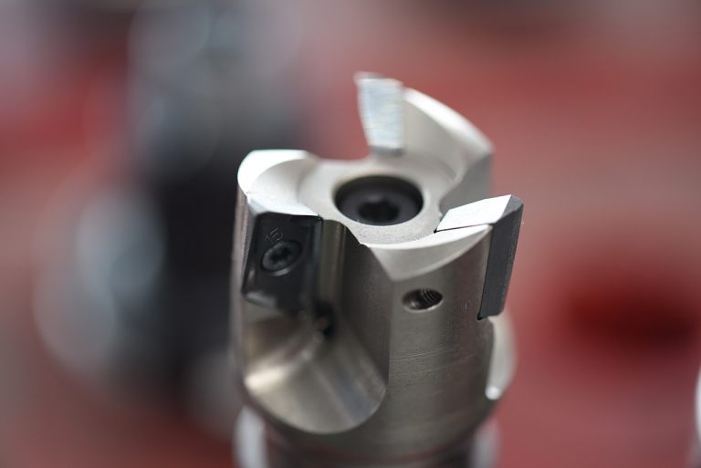 Aluminium profile construction