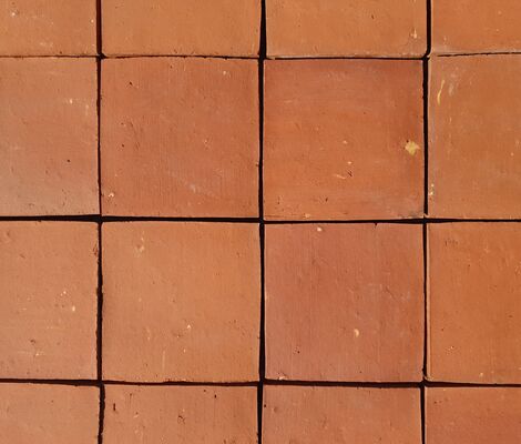 Original Handform-Fußbodenplatten 180x180x30 mm, rot nuanciert
