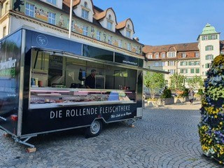 Verkaufswagen an der Regierungsgebäude-Veranstaltung