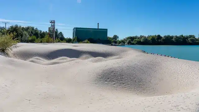 Quarzwerk Baums, Coesfeld: Schwimmende PV, Windkraft und erweiterter Speicher