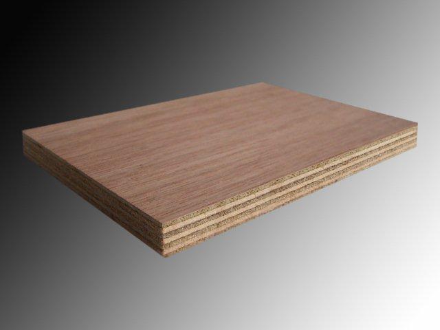Fußböden (Holz/Vinyl)