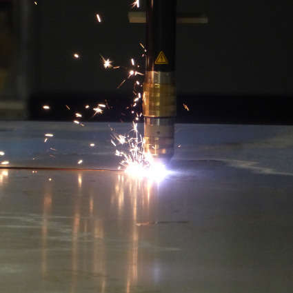 Laser-/Plasmazuschnitt