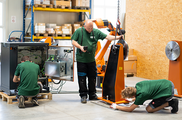 Montage & Programmierung KUKA-Roboter