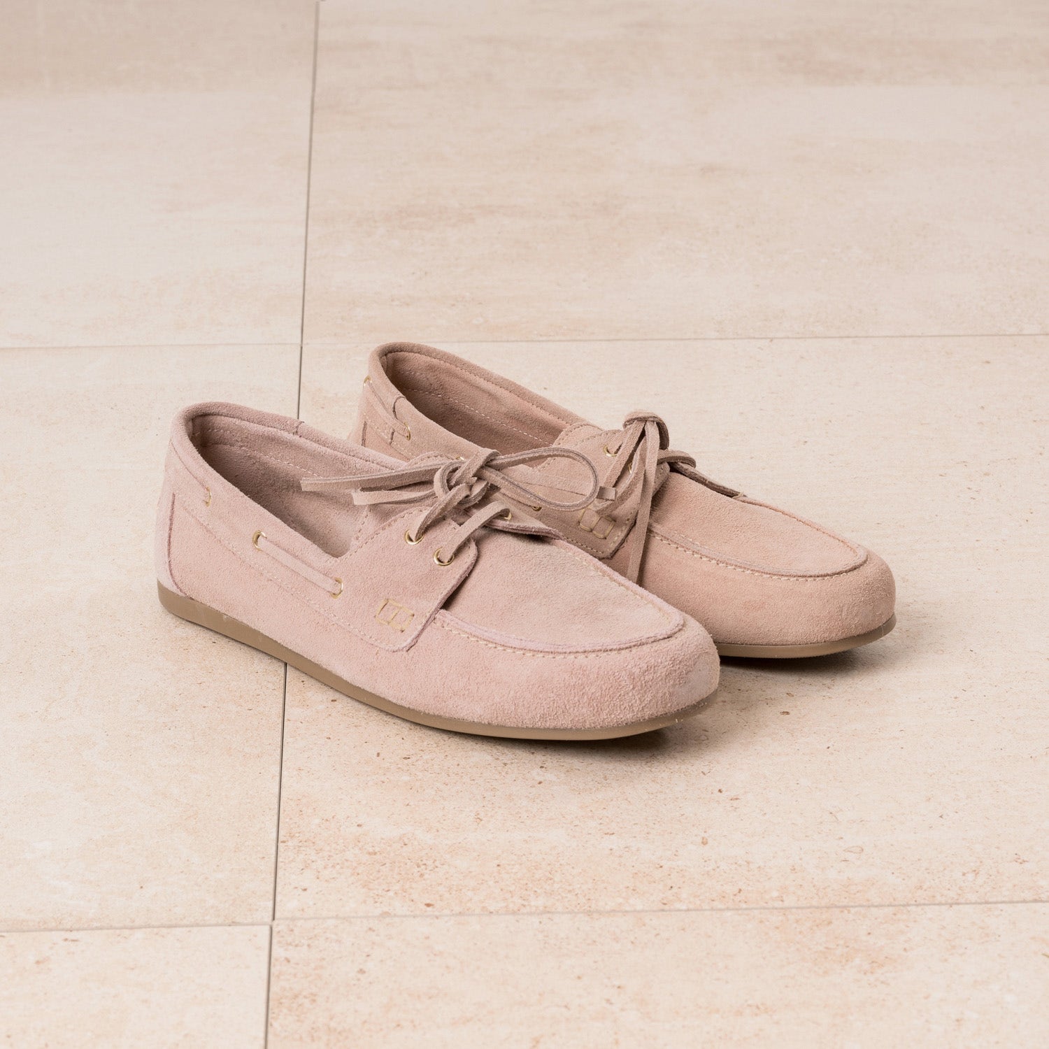Damenschuh aus Veloursleder