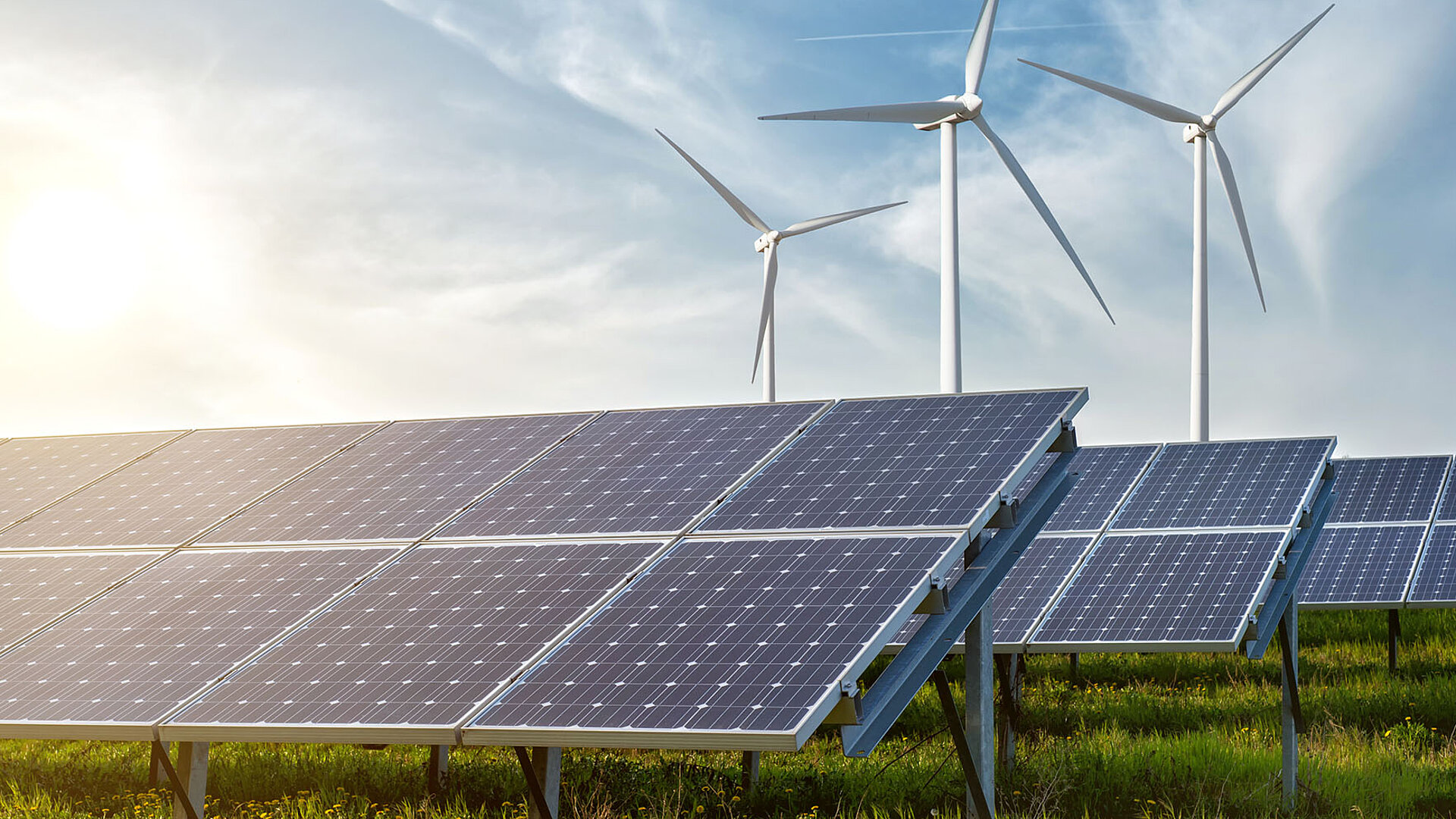 Regenerative Energien: Solar-, Photovoltaik- und Windkraftanlagen