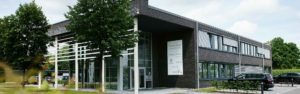 Bürogebäude mit Luft-Wasser-Wärmepumpe und Kühlung