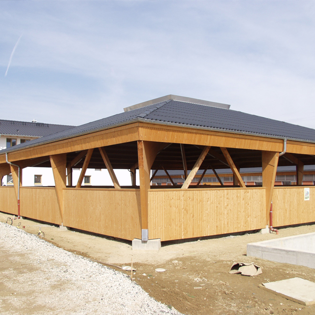 Longierhalle, offen
