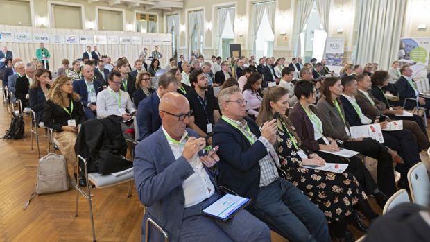 ACSP-Kongress: Rund 150 Besucher:innen verfolgten den Kongress im Saal.