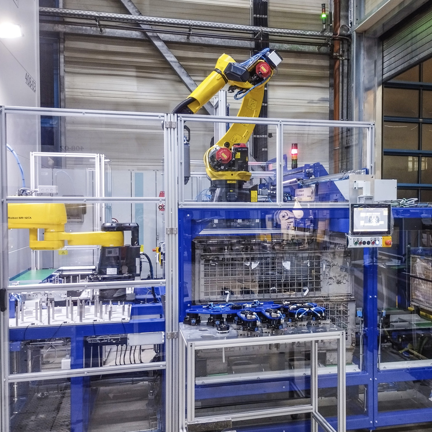 Produktionsanlage mit rotierender Gitterbox