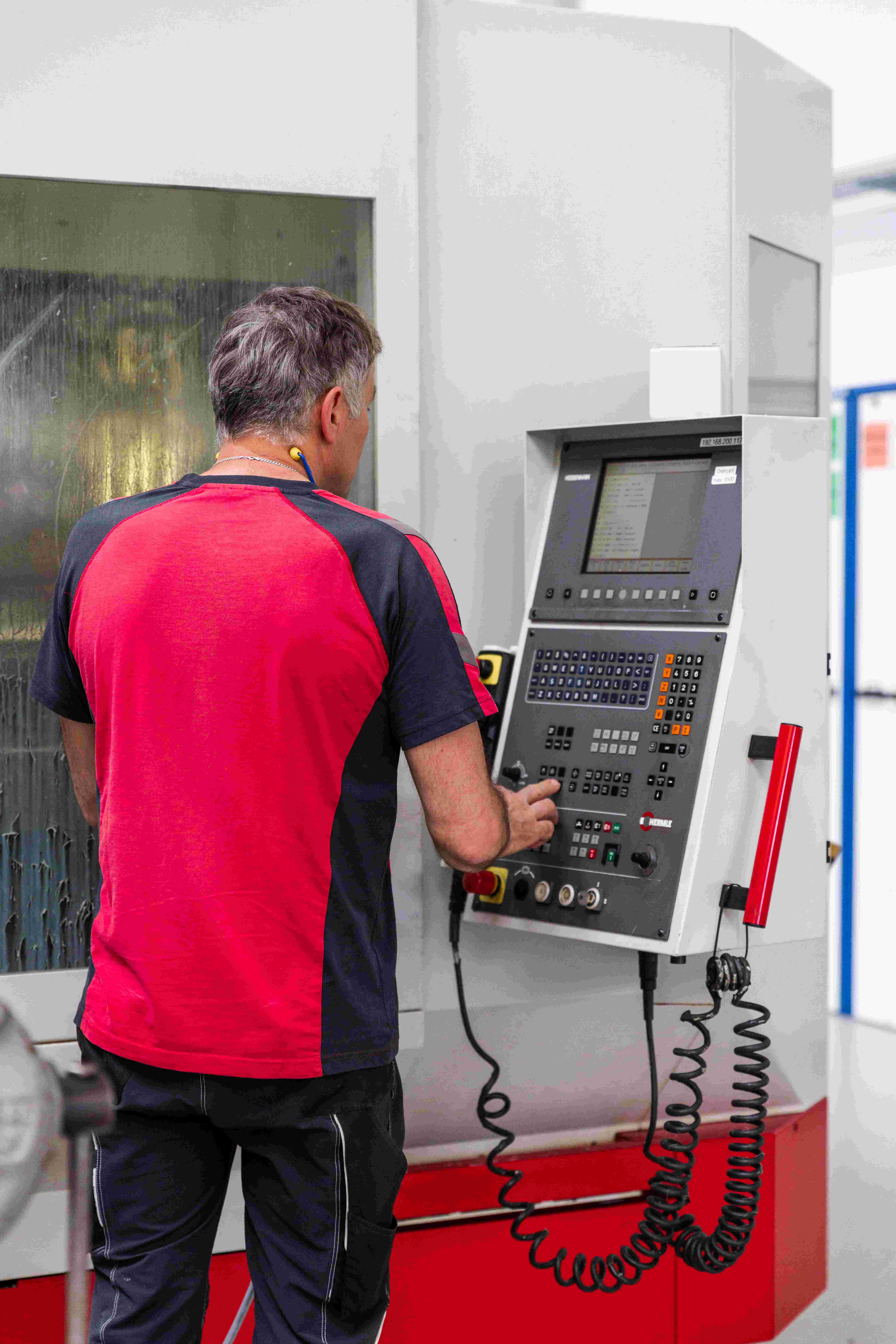 CAD/CAM-Arbeitsplatz mit Tebis und Heidenhain