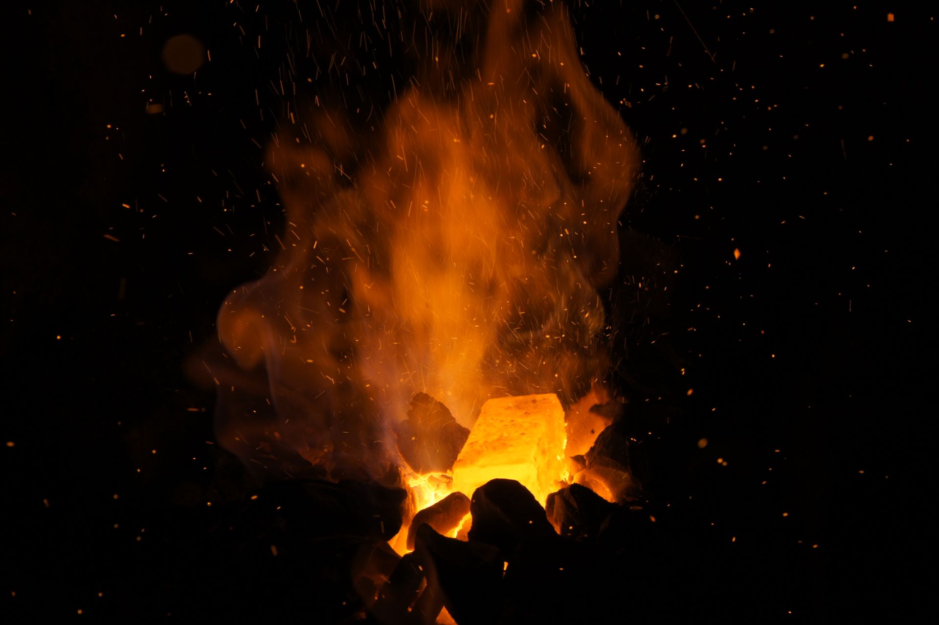 Schweißpaket im Feuer (Eisenhammerwerk)