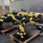 Überlebensgroßer Salamander