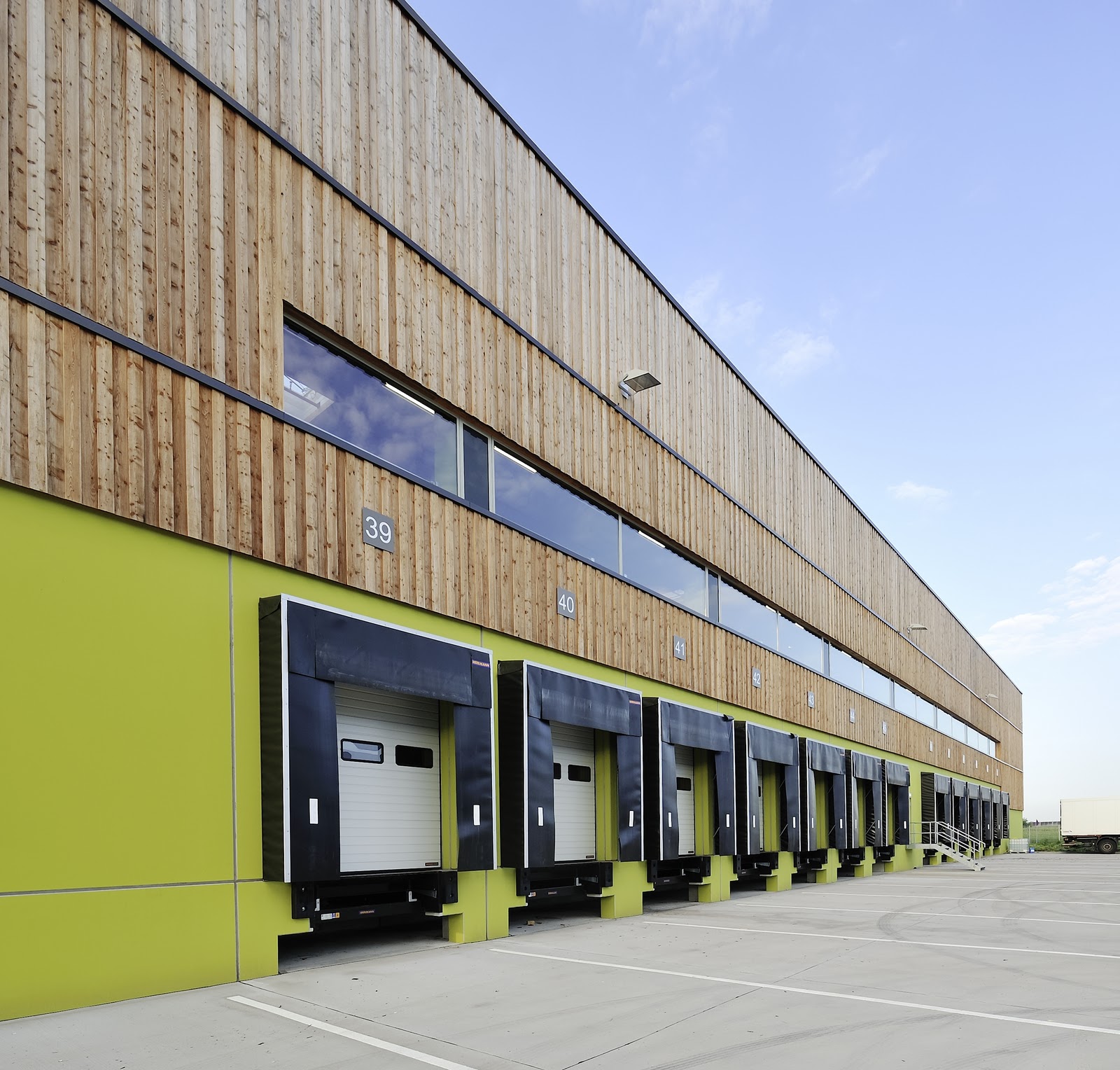 Dockleveler und Dockshelter