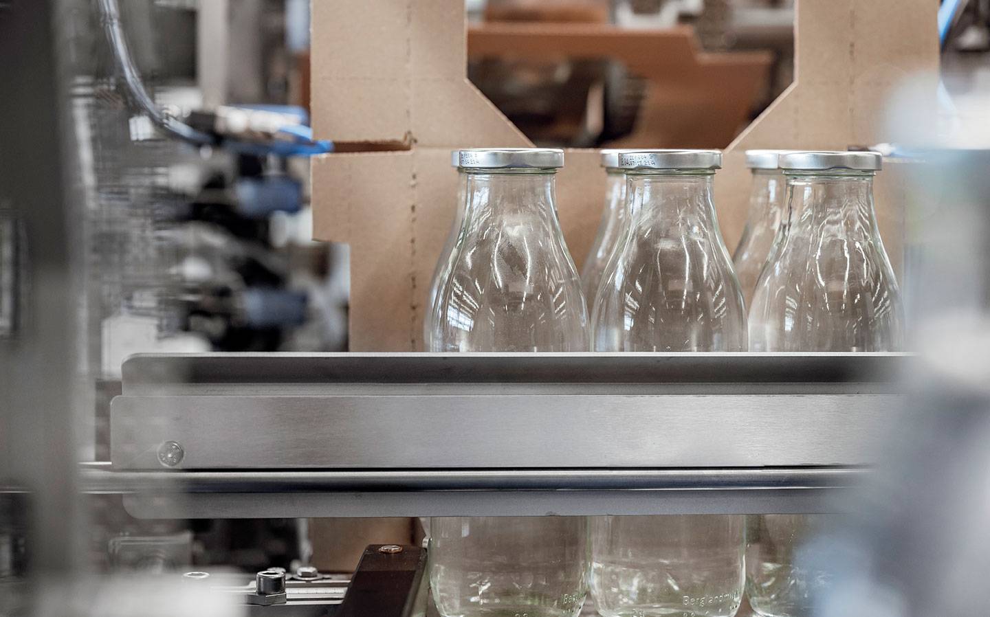Packaging solutions for end-of-line packaging