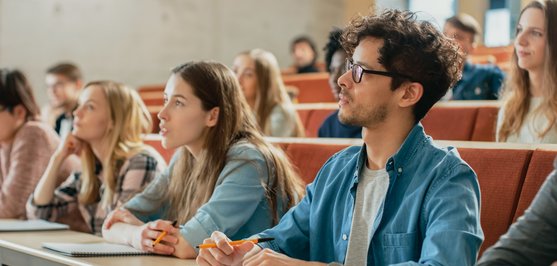 Theoretische Ausbildung