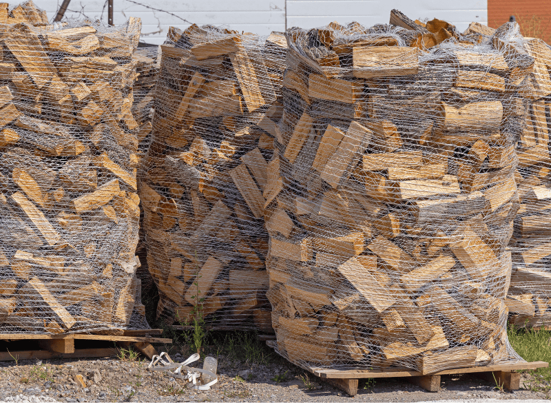 Feuerholz auf Palette
