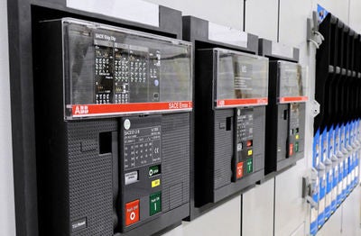 Netzwerkschränke und Rangierverteiler