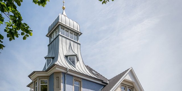 Blechnerarbeiten (Dachrinnen, Turmspitzen, Blechdächer, Fassaden)