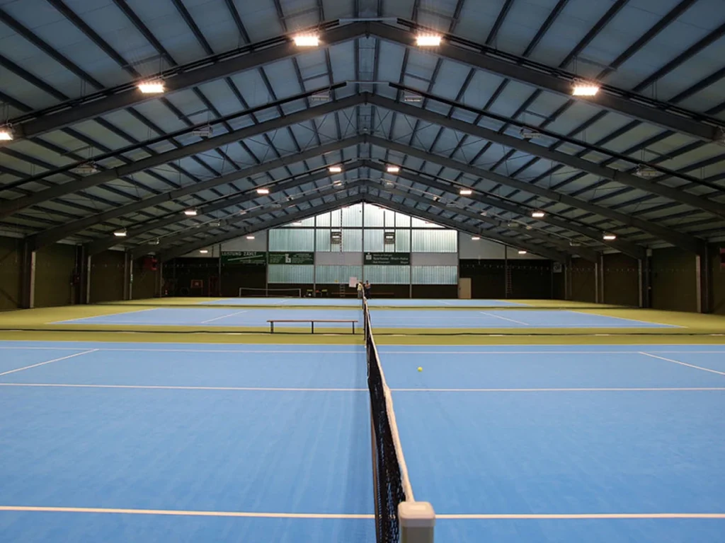 Tennishalle Kirn mit LED-Flutlicht