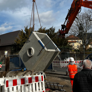 Anlieferung Betonelement für Kanalisation