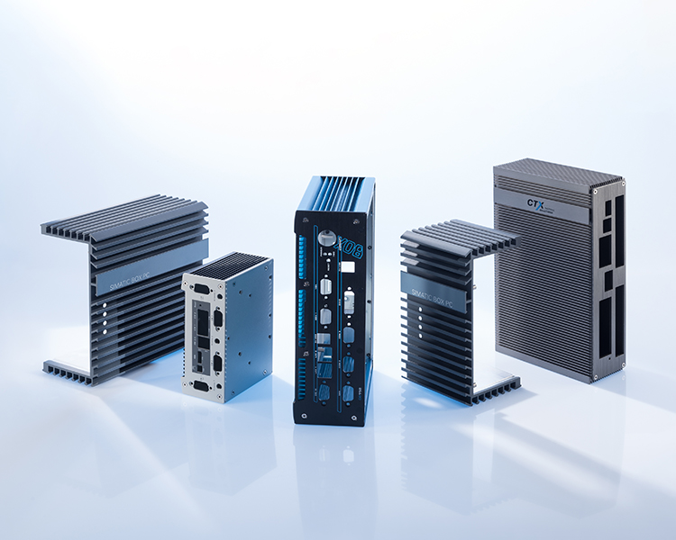 Industrielle Elektronikgehäuse in verschiedenen Bauformen