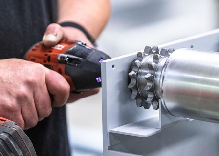 Sondersteuerungsanlagen von Bediengehäuse bis Großanlage