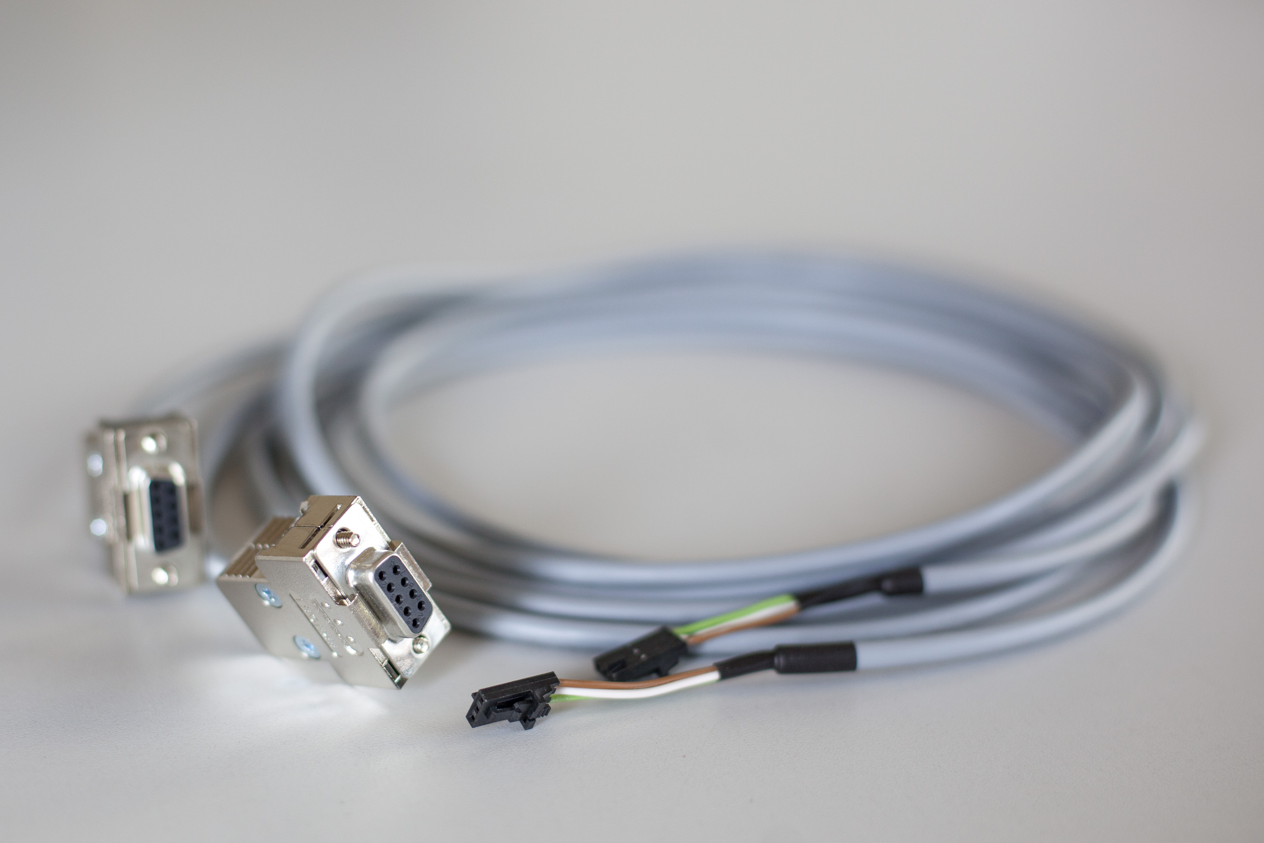 Round cable assembly
