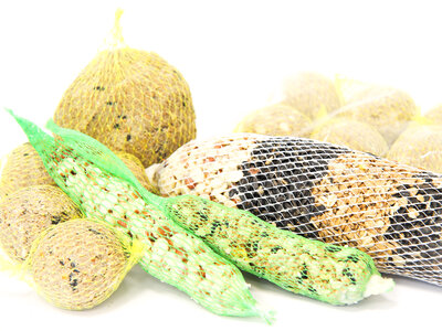 Vogelfutter: Meisenknödel produziert mit Gekupack-Maschinen