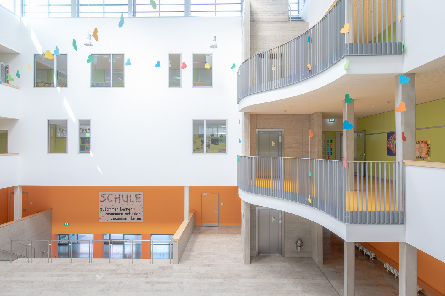 Barrierefreier Aufzug, Grundschule Wörth am Main
