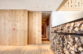 Wandvertäfelung aus Holz