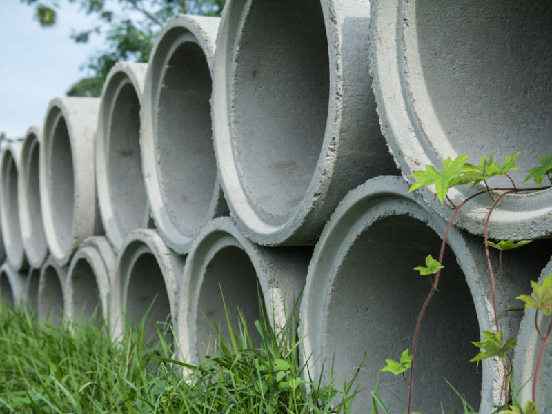 Betonrohre und Stahlbetonrohre