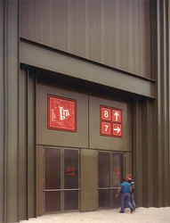Lifting door Exhibition Hall Hamburg (8 × 9 m)