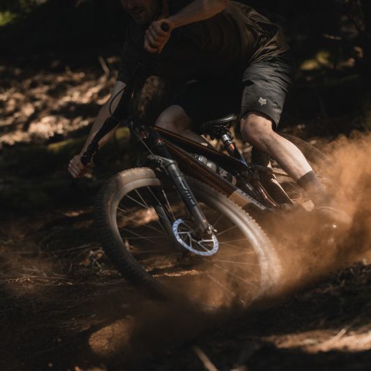 Fahrräder und E-Bikes