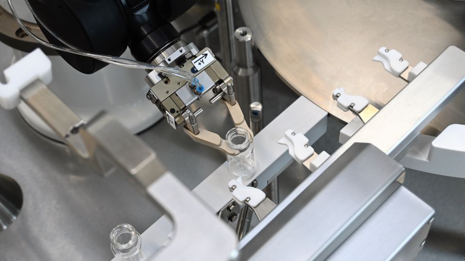 Gentle handling of vials