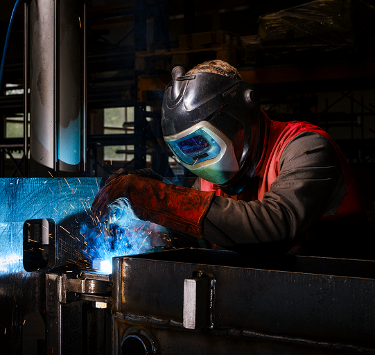 Schwerpunkte der Gruppe: Engineering, Fertigung, Service, Schulung
