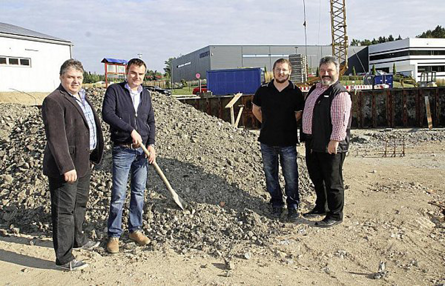 Spatenstich 2016 für das neue Firmengebäude in Leutzing