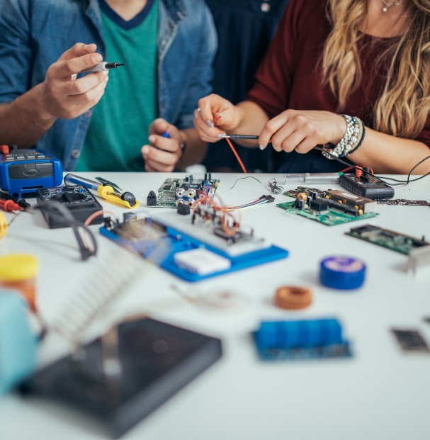Wartung, Reparatur und Überarbeitung von Industrierobotern