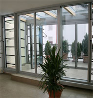 Dachterrasse mit Glasüberdachung