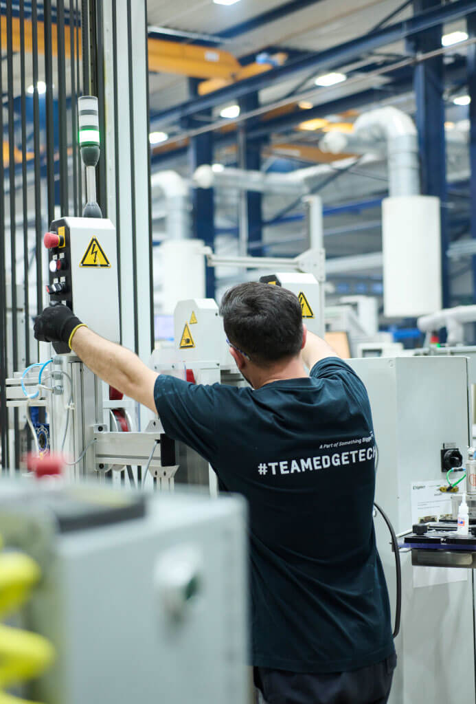 Bedienung einer Super Spacer®-Produktionslinie
