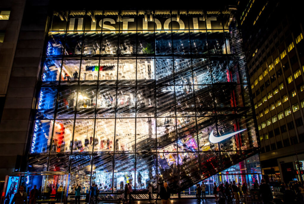 Nike Store – kommerzielle Verglasung