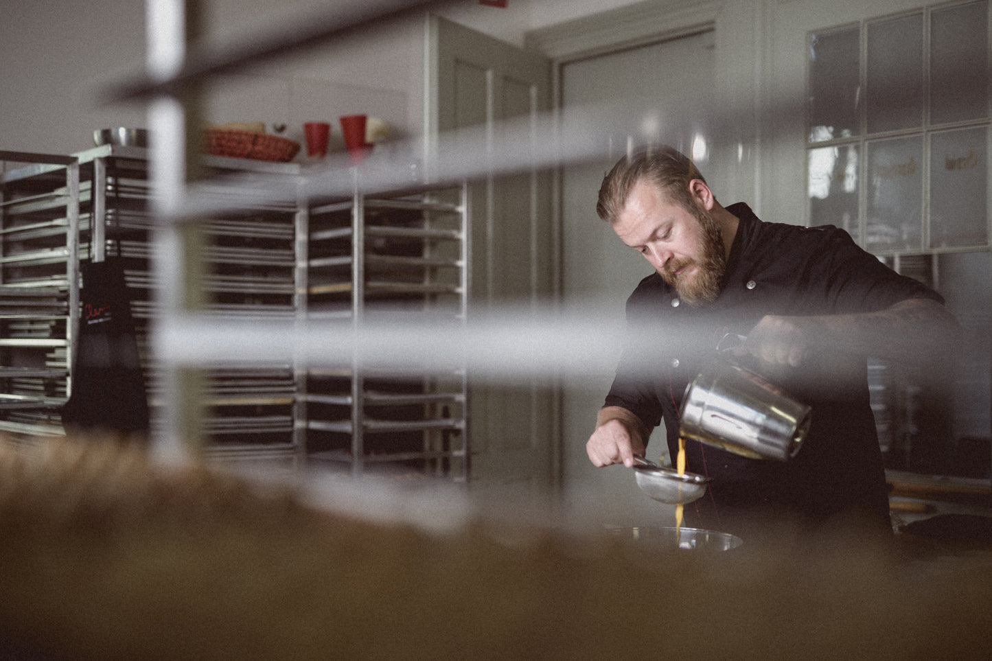 Chocolatier bei der Arbeit