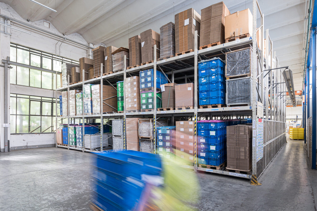Kontrolle und Verpackung der Formteile