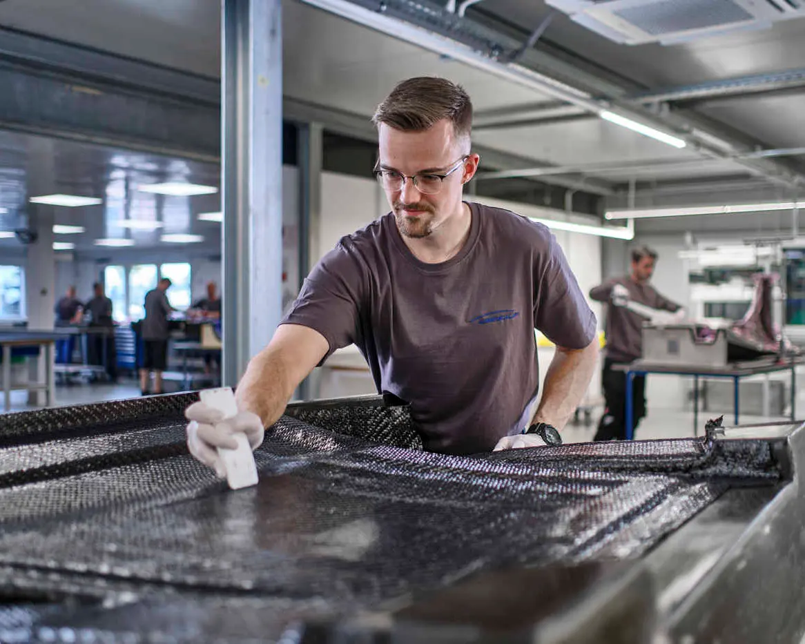 Carbon-Bauteil in Handarbeit